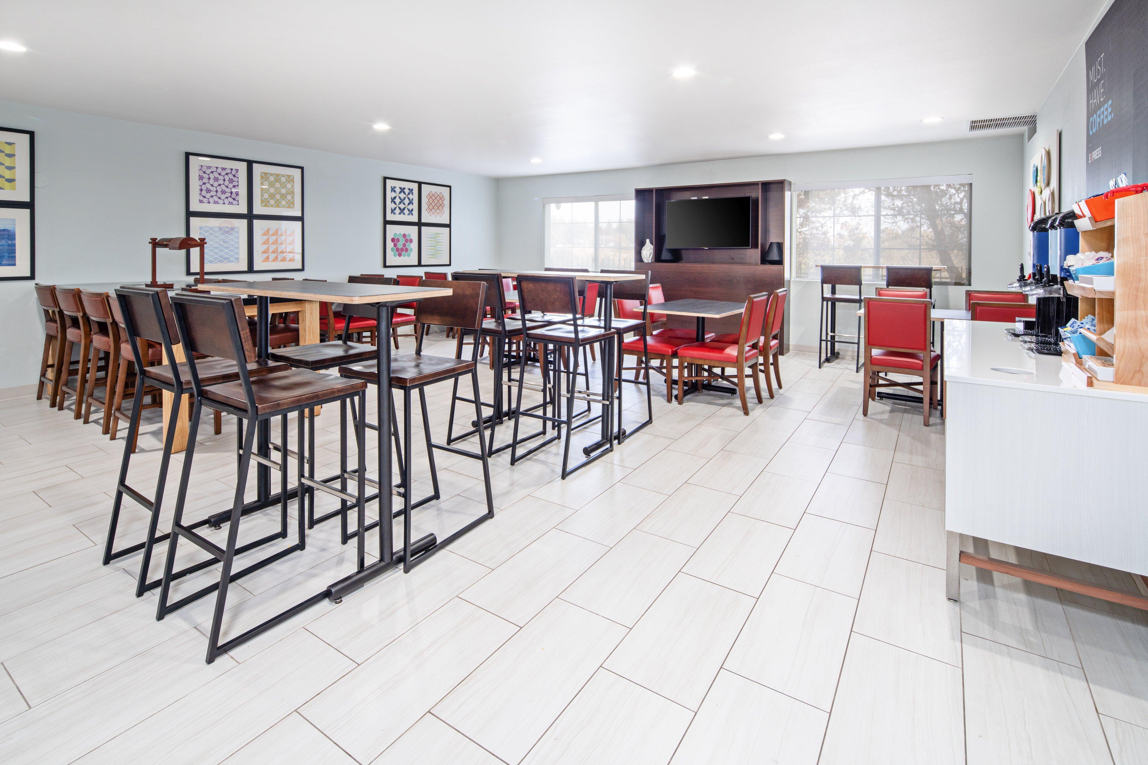 Holiday Inn Express & Suites Watsonville By Ihg Exterior foto