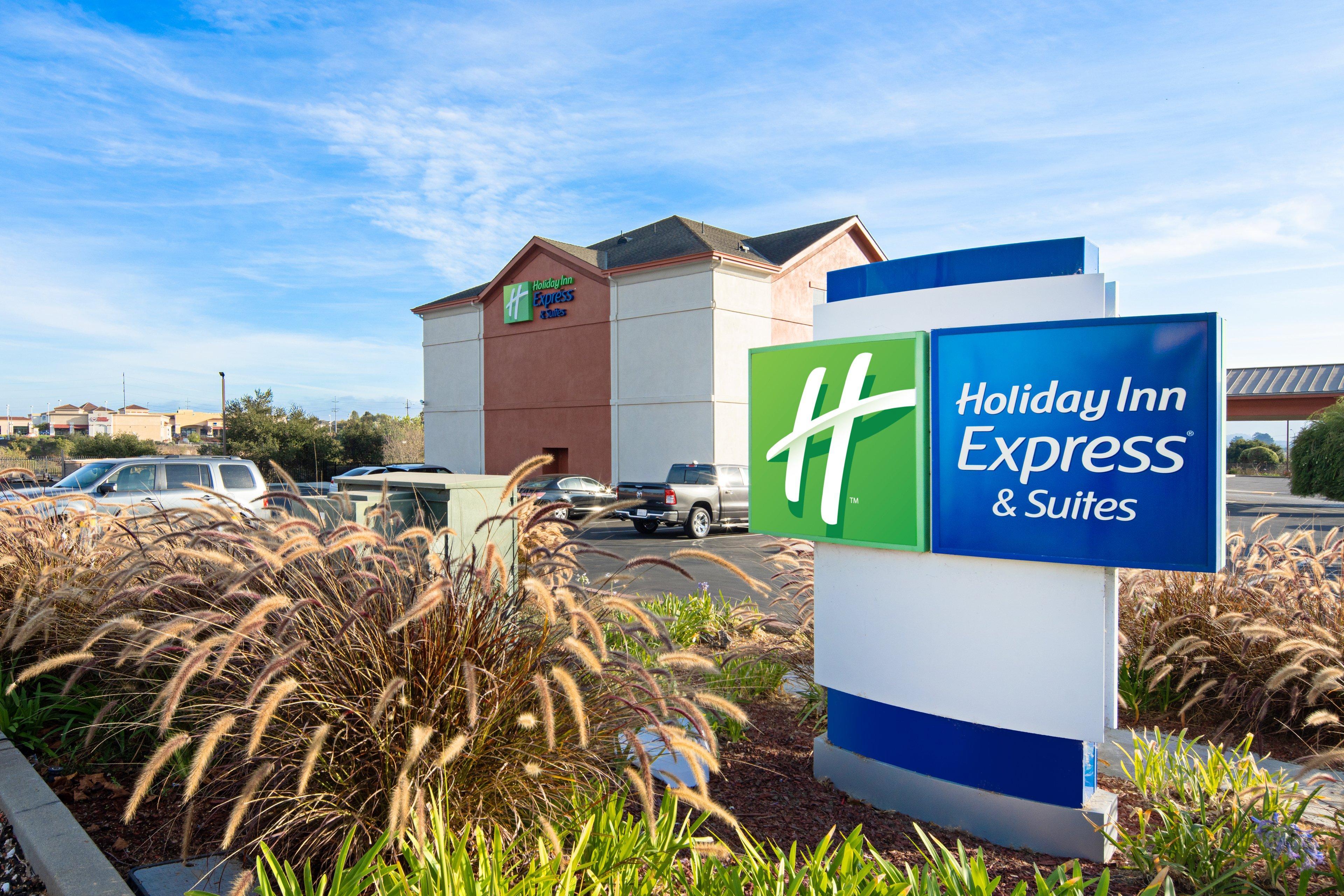 Holiday Inn Express & Suites Watsonville By Ihg Exterior foto