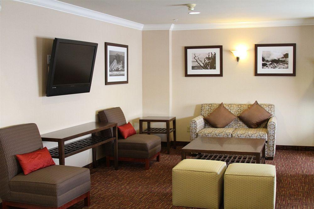 Holiday Inn Express & Suites Watsonville By Ihg Exterior foto