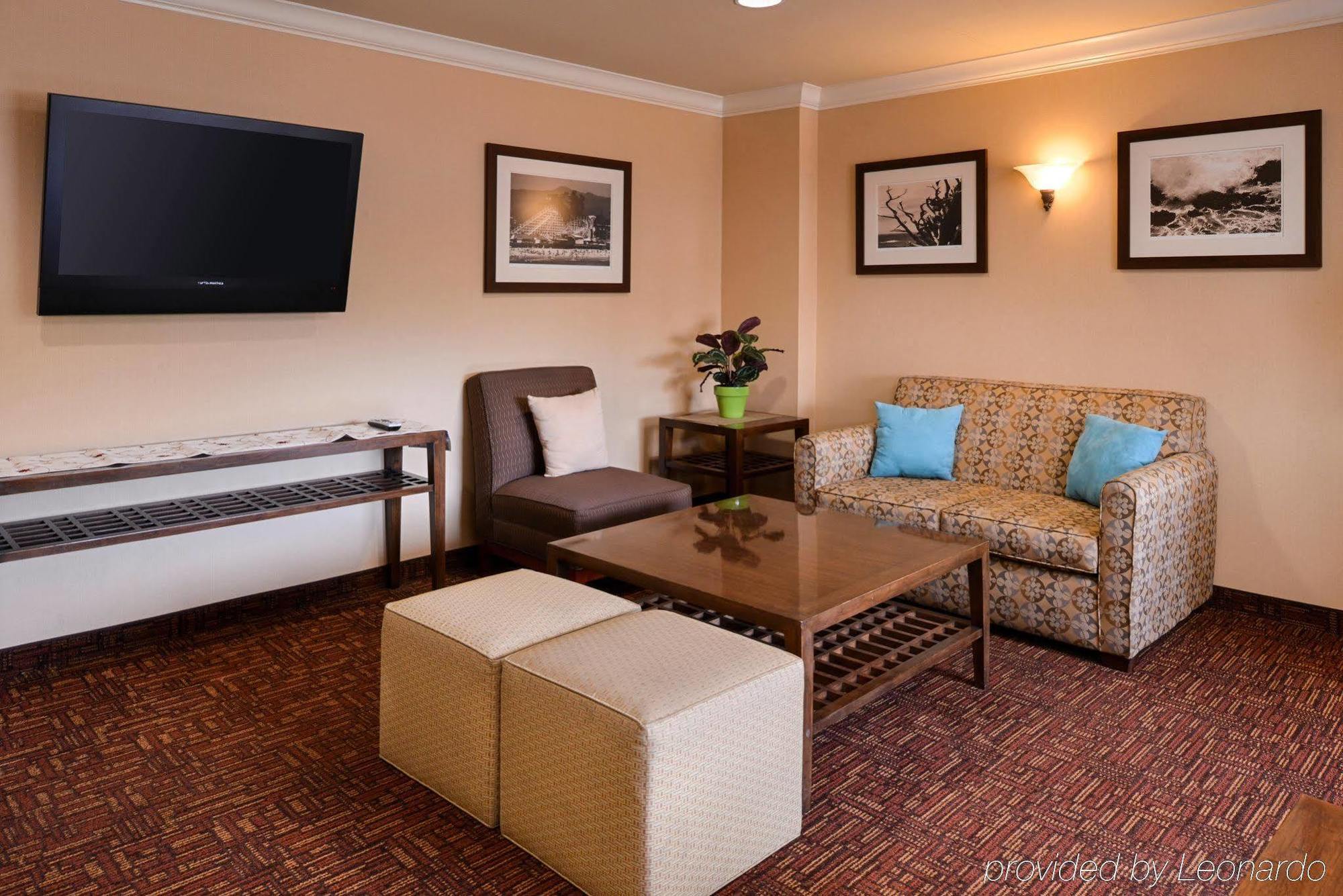Holiday Inn Express & Suites Watsonville By Ihg Exterior foto