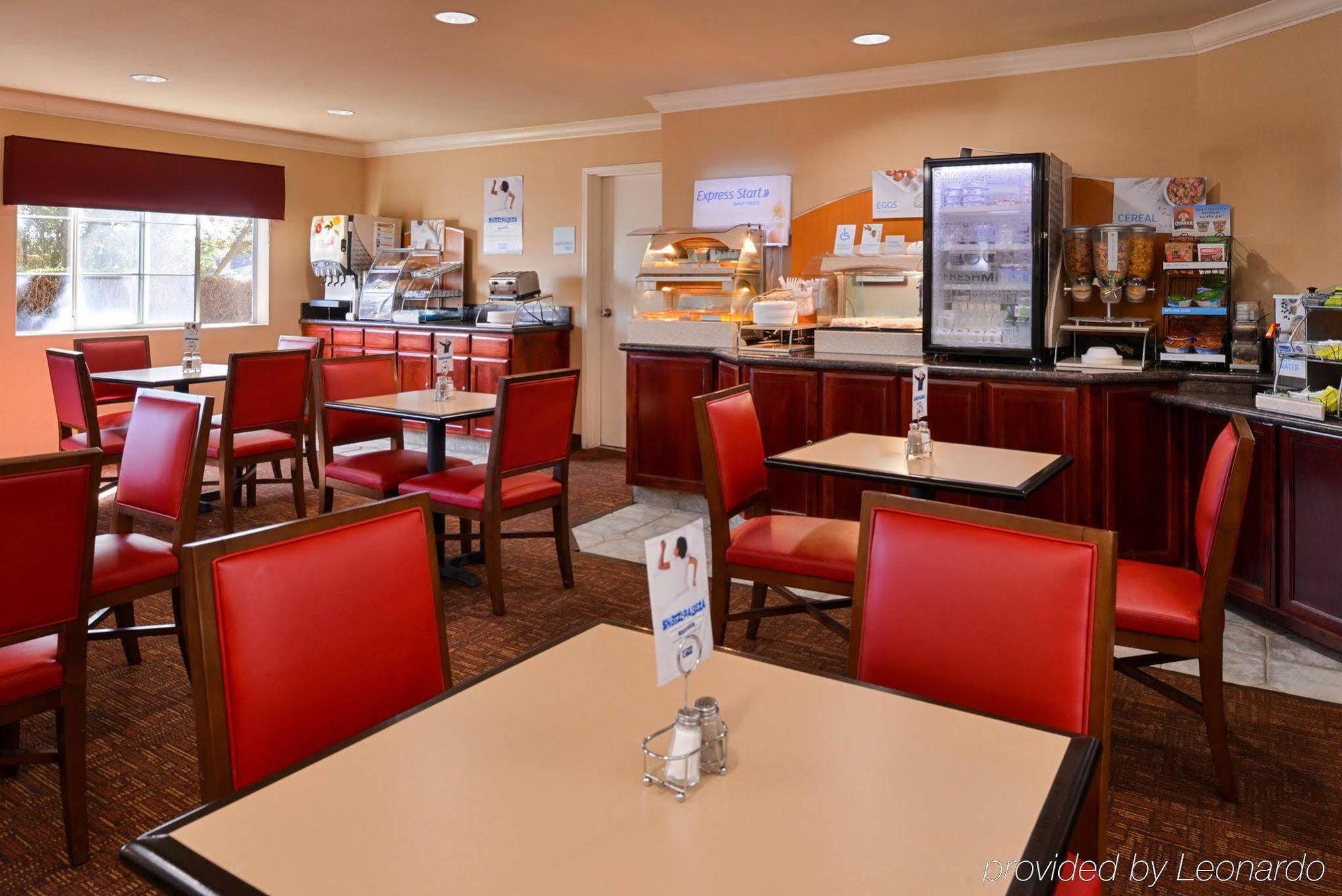 Holiday Inn Express & Suites Watsonville By Ihg Exterior foto