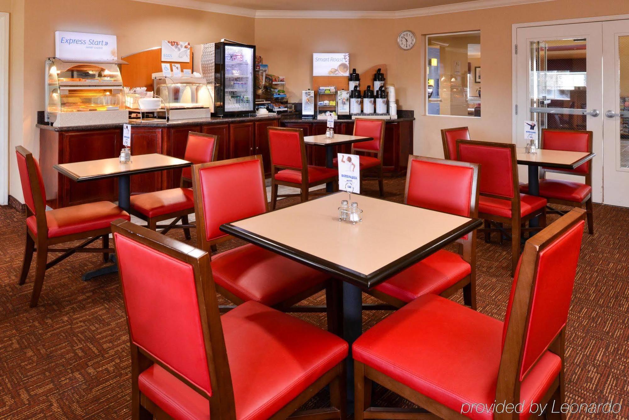 Holiday Inn Express & Suites Watsonville By Ihg Exterior foto