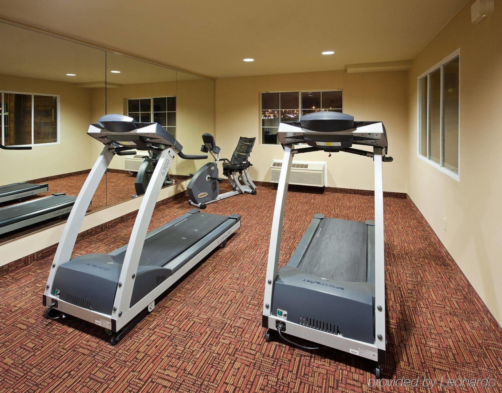 Holiday Inn Express & Suites Watsonville By Ihg Exterior foto